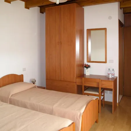 Locazione Turistica Casa Dei Fiori - Cpp400 Tatil Evi Prepotto (Udine)